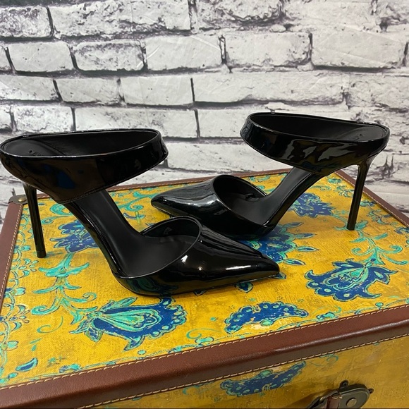 Zara Shoes - Zara Basic Collection Slide Pumps